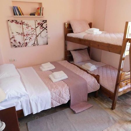 A Bright Home Away From Home ปาราลีอออัสตรอช ภายนอก รูปภาพ